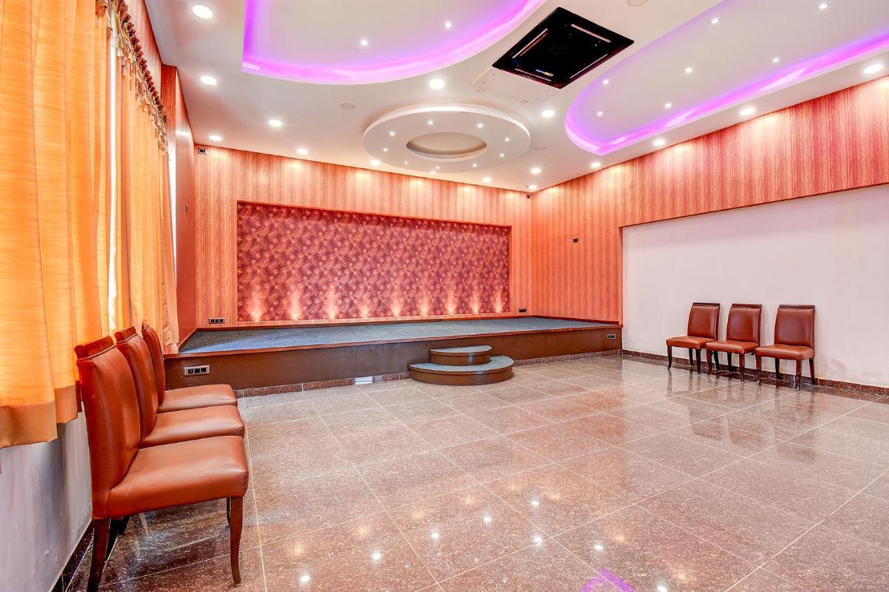 Fabhotel S Comfort Inn - Indiranagar Бангалор Екстериор снимка